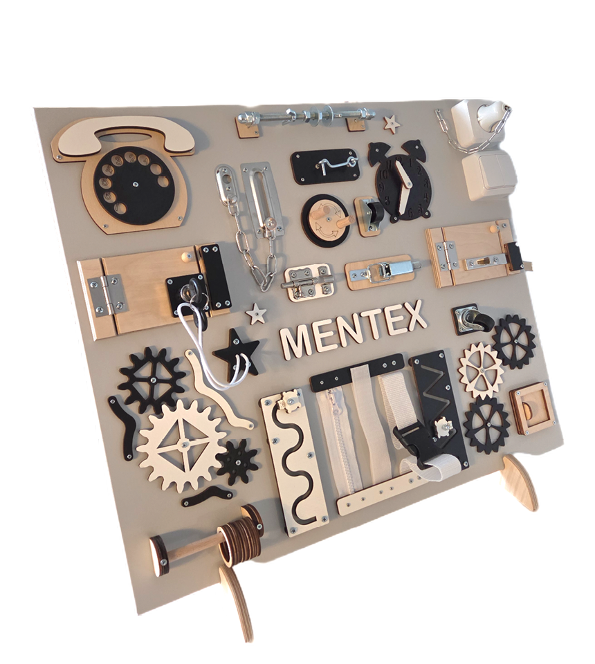 Stor stående Aktivitetstavla Busy Bunny frilagd